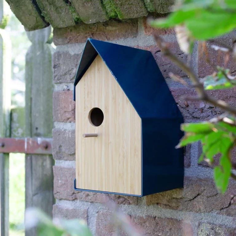 happy-bird-house-moderner-nistkasten