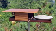 Vogelhaus-Cortenstahl-creme