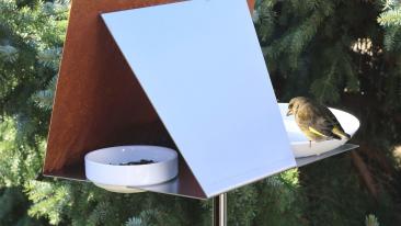 Metall-Vogelhaus-Vogeltraenke-VHT-16-design-architektur-2