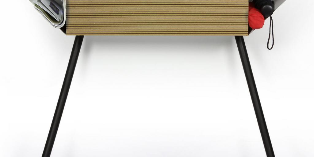 anlehnschrank mit seitlichen ablagefächern